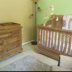Real Wood Complete Crib/daybed/twin Bed Conversion Set With Dresser And Changing Table.