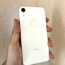 iPhone Xr Unlocked 64gb White for Sale in San Antonio, TX - OfferUp