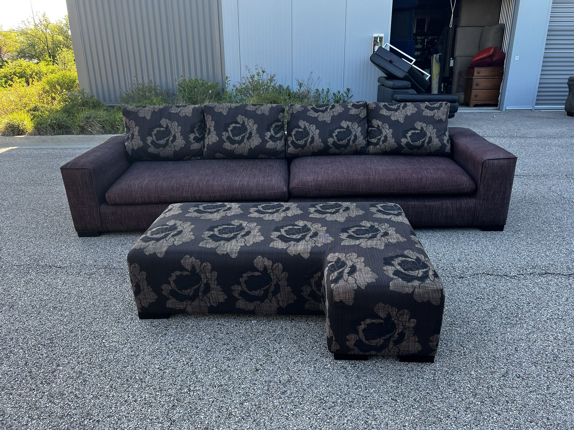 Beautiful Floral Purple and Black Sectional Couch with Ottoman! 🚚 ***Free Delivery***   