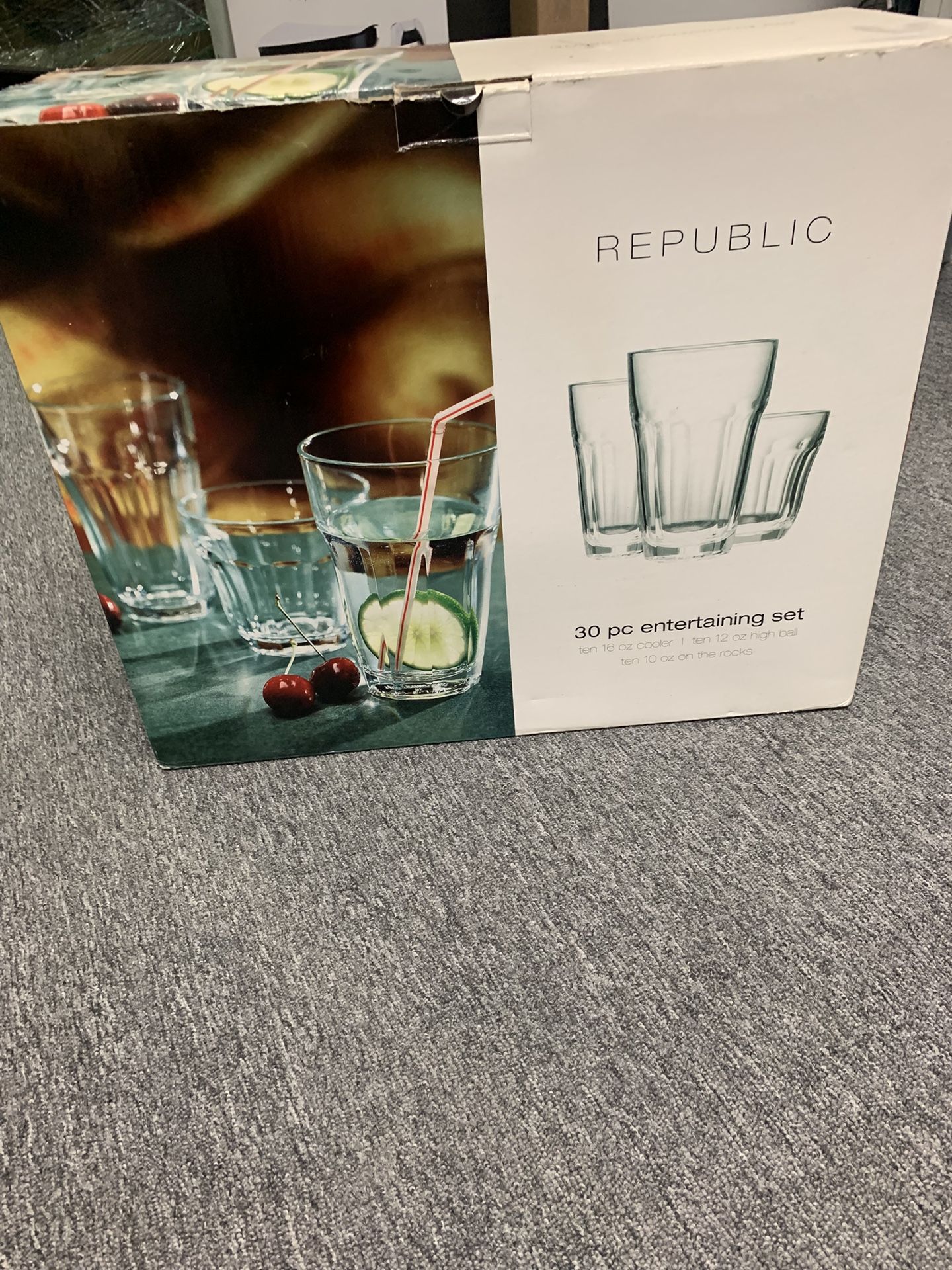 30 Piece Entertaining Set