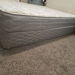 Free  Gratis 2 Queen Mattress And Queen Box Spring