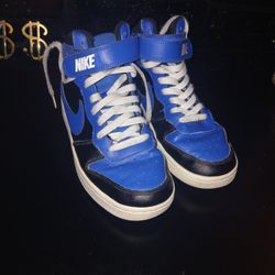 Nikes Size6y