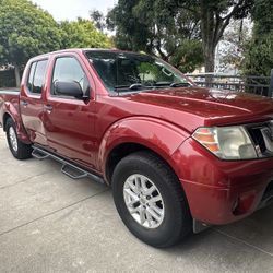 2015 Nissan Frontier Crew Cab · SV Pickup 4D 5 ft