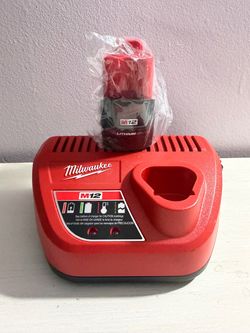 Milwaukee M12 12-Volt Lithium-Ion Compact Battery Pack 2.0Ah and Charger Starter Kit
