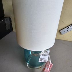 Mini Lamp w/Shade & Light Bulbs (Used) Good Condition 