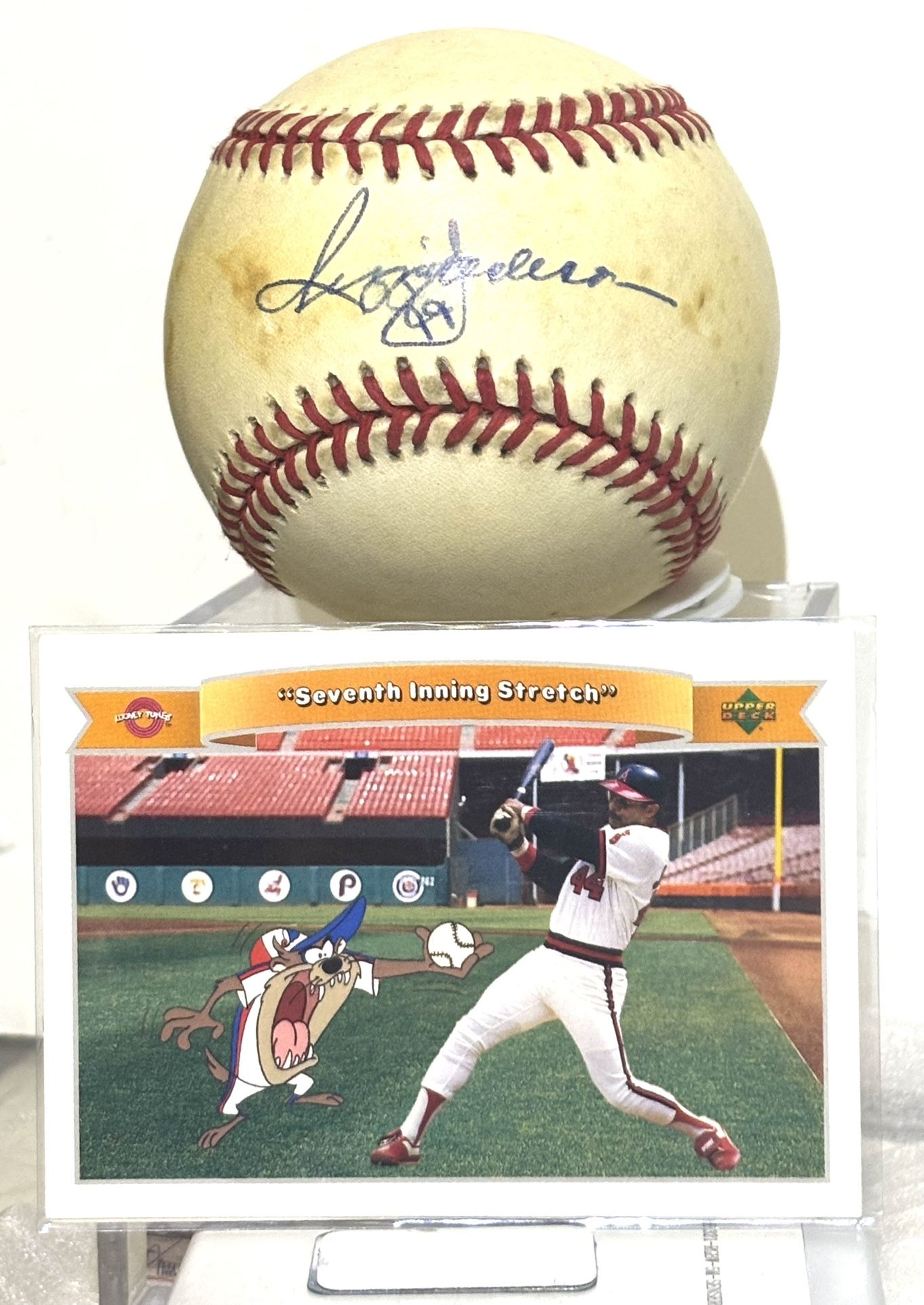 2004 Topps Kobe Bryant Rock Rhythm GEM-MT Card & Hand Autographed Official Ball