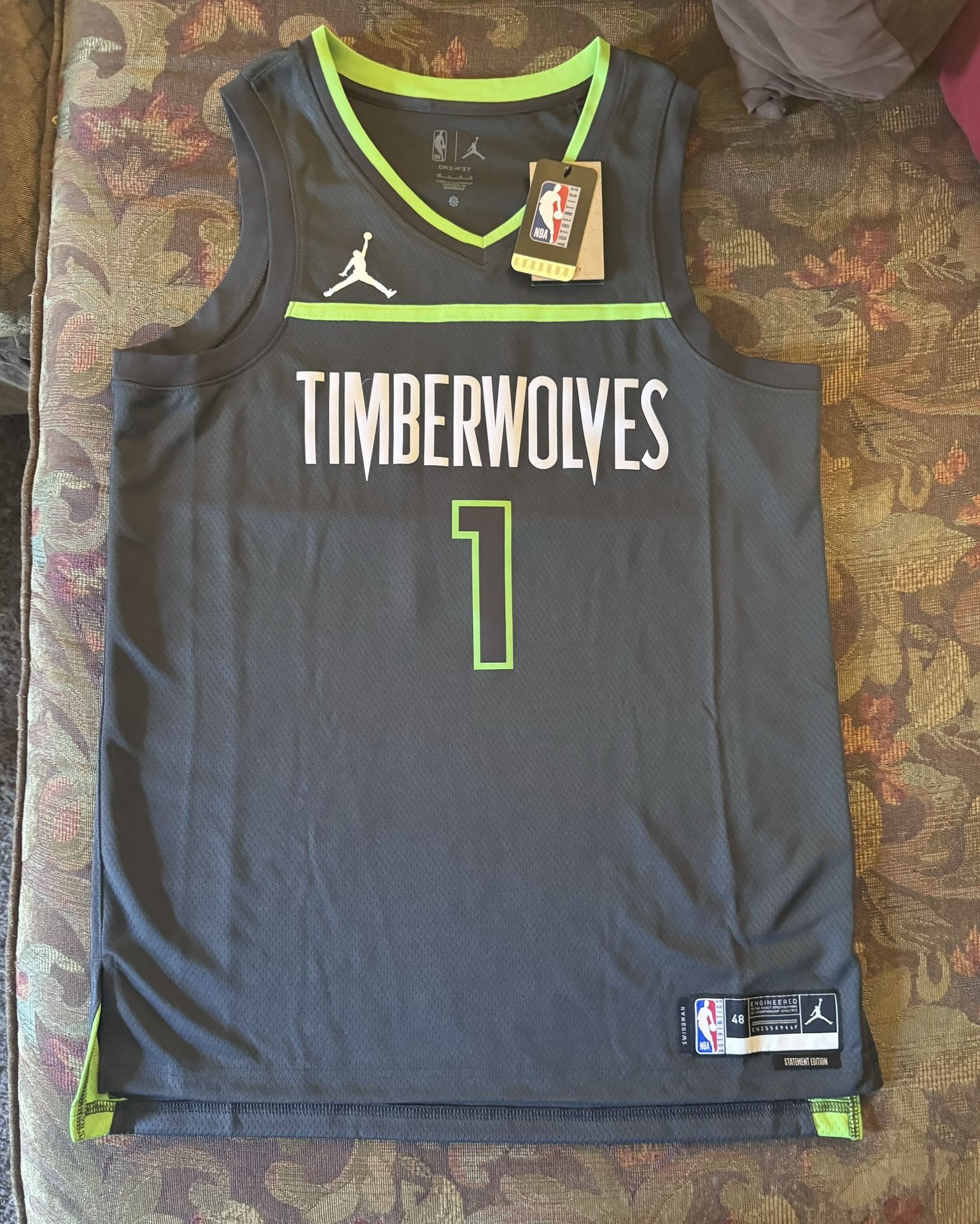 Nike Minnesota Timberwolves Anthony Edwards #1 Statement Jersey Men’s Large