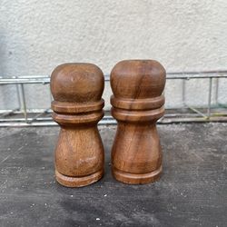 Folk art, salt and pepper shakers
