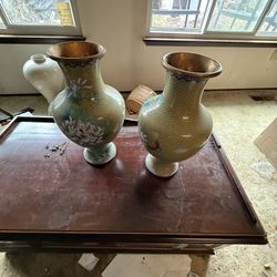 Chinese cloisonné vases decorated with flowers. 