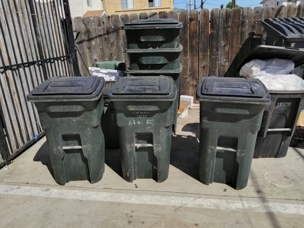 Toters Trash Bins/Cans