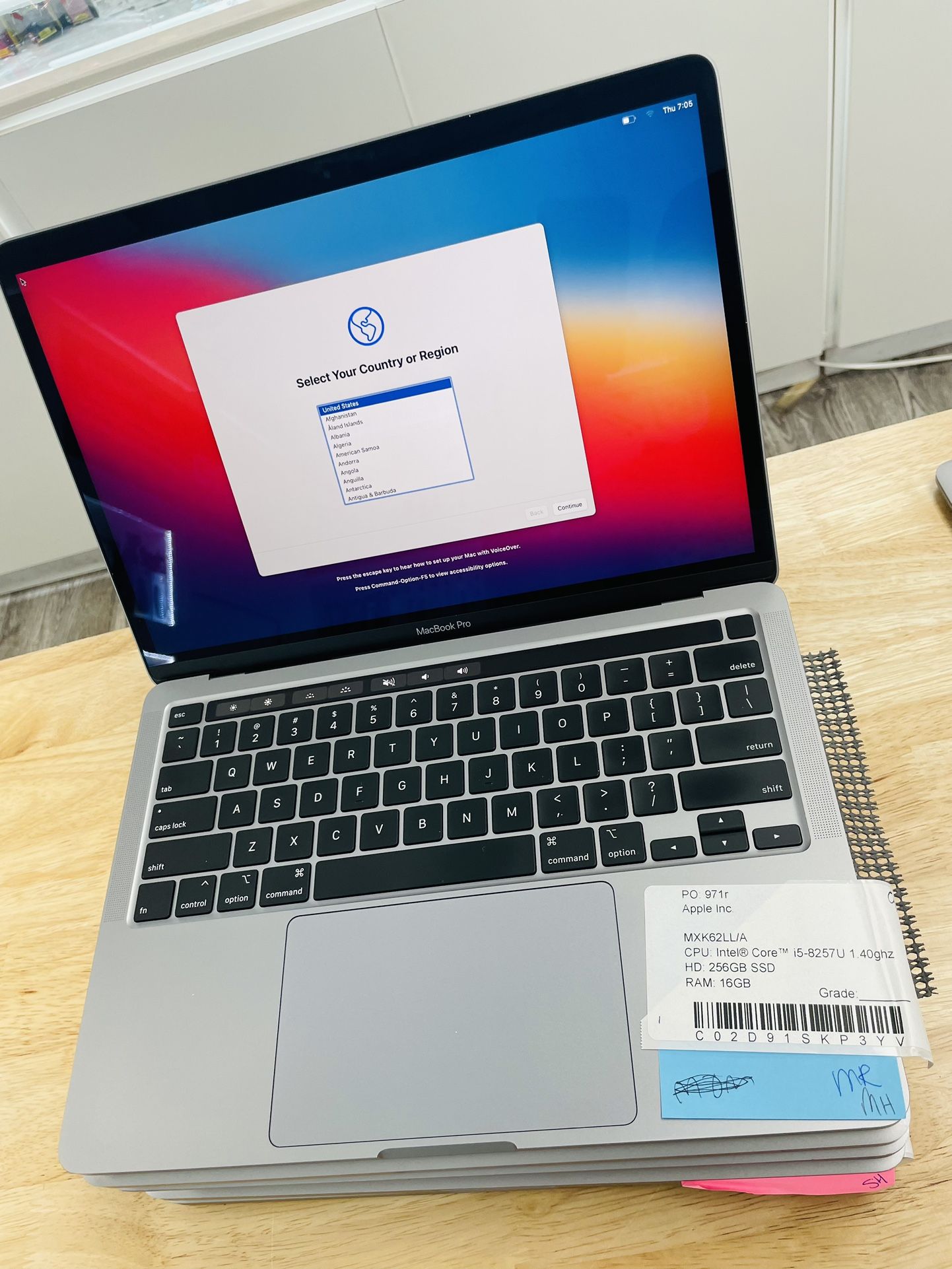 MacBook Pro 2020 8gbram 256gb 