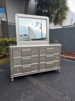 Silver Dresser with Mirror 6-Drawer