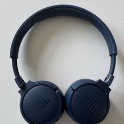 JBL Tune 670NC Bluetooth Wireless On-Ear Headphones - Black: USB-C, 70 Hr Battery, Built-In Mic