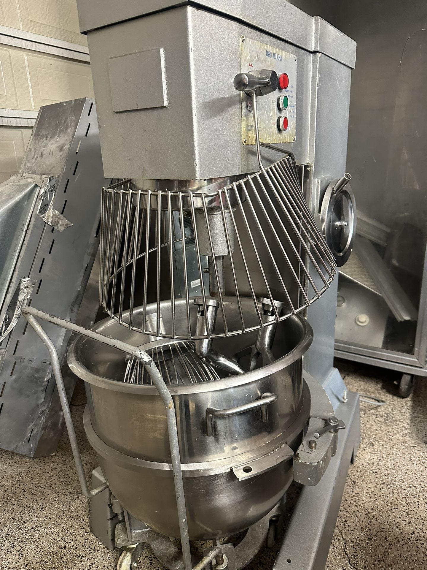 stand up mixer (40qt)