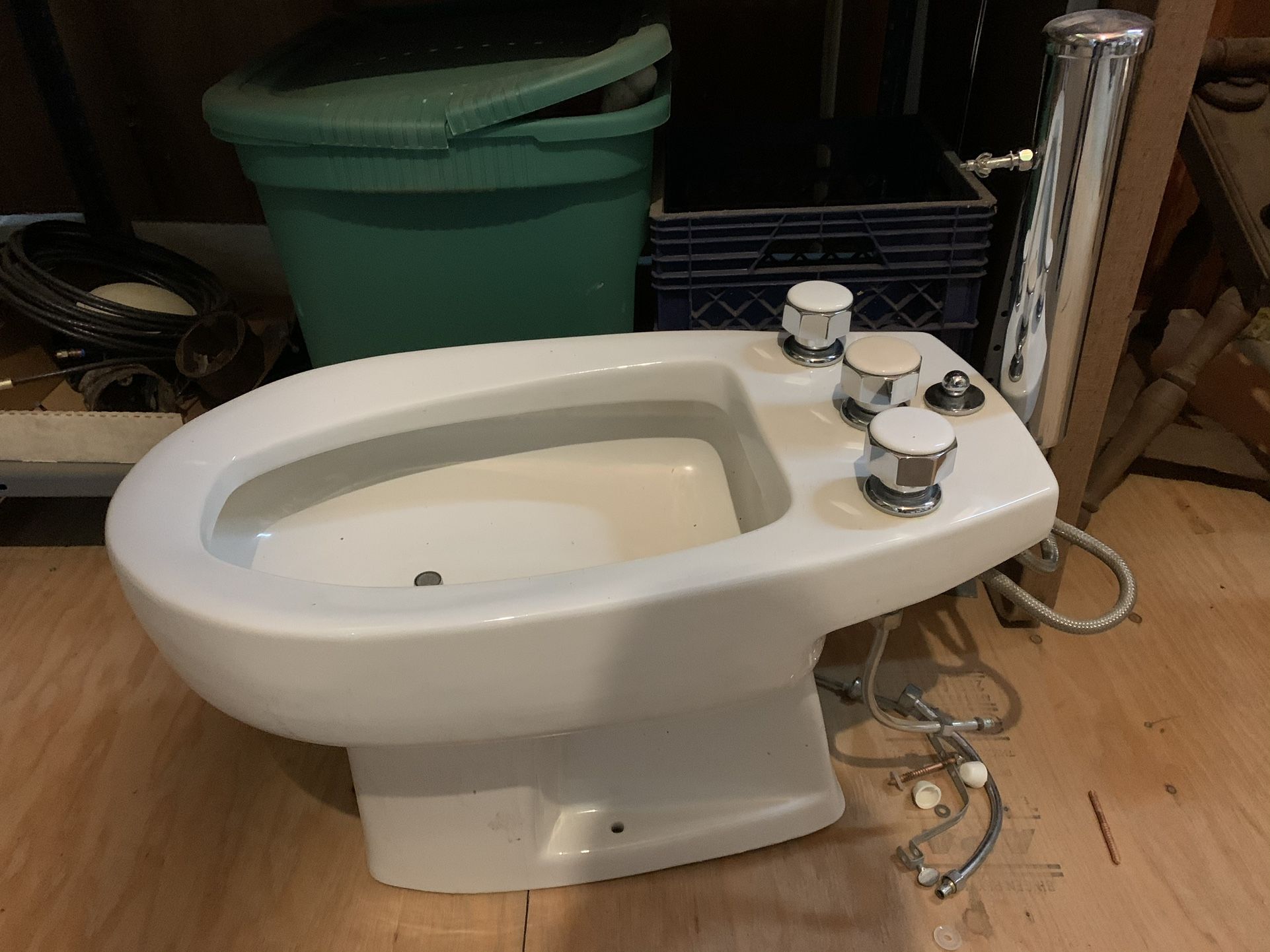 AMERICAN STANDARD BIDET-COMPLETE