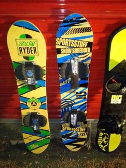 In excellent Conditions Set Of 3 newer wood Snowboards