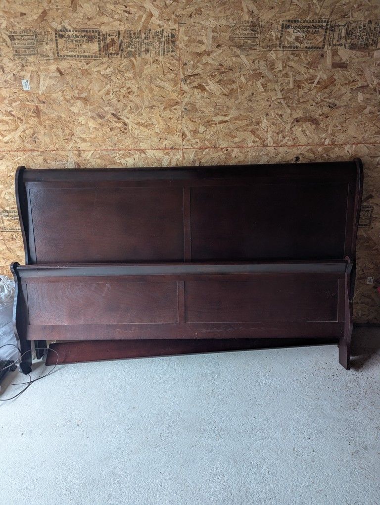 Bedroom Set, Queen Bedframe, End Tables 