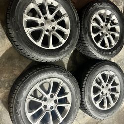 2016 Grand Cherokee Limited OEM Rims with snow tires 