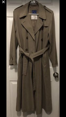 SAKS Fifth Avenue women’s size 9 tan raincoat trench coat