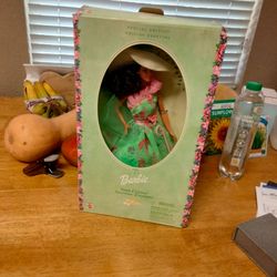 SIMPLY CHARMING SPECIAL EDITION HISPANIC BARBIE NEW FROM 2001