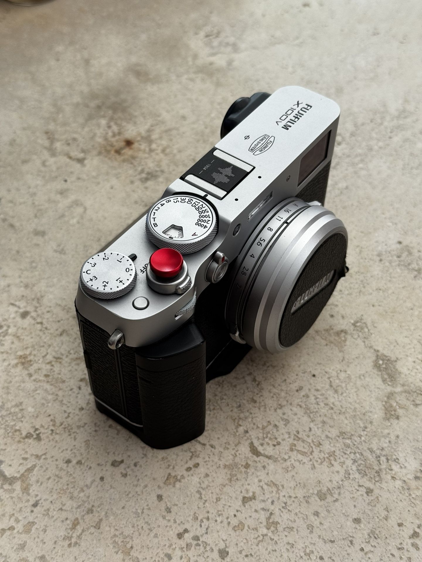 Fuji X100V