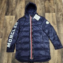 MONCLER JACKET NEW!! (SIZE L) 100% Authentic 
