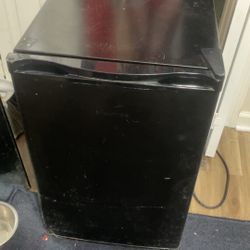 Mini Fridge 