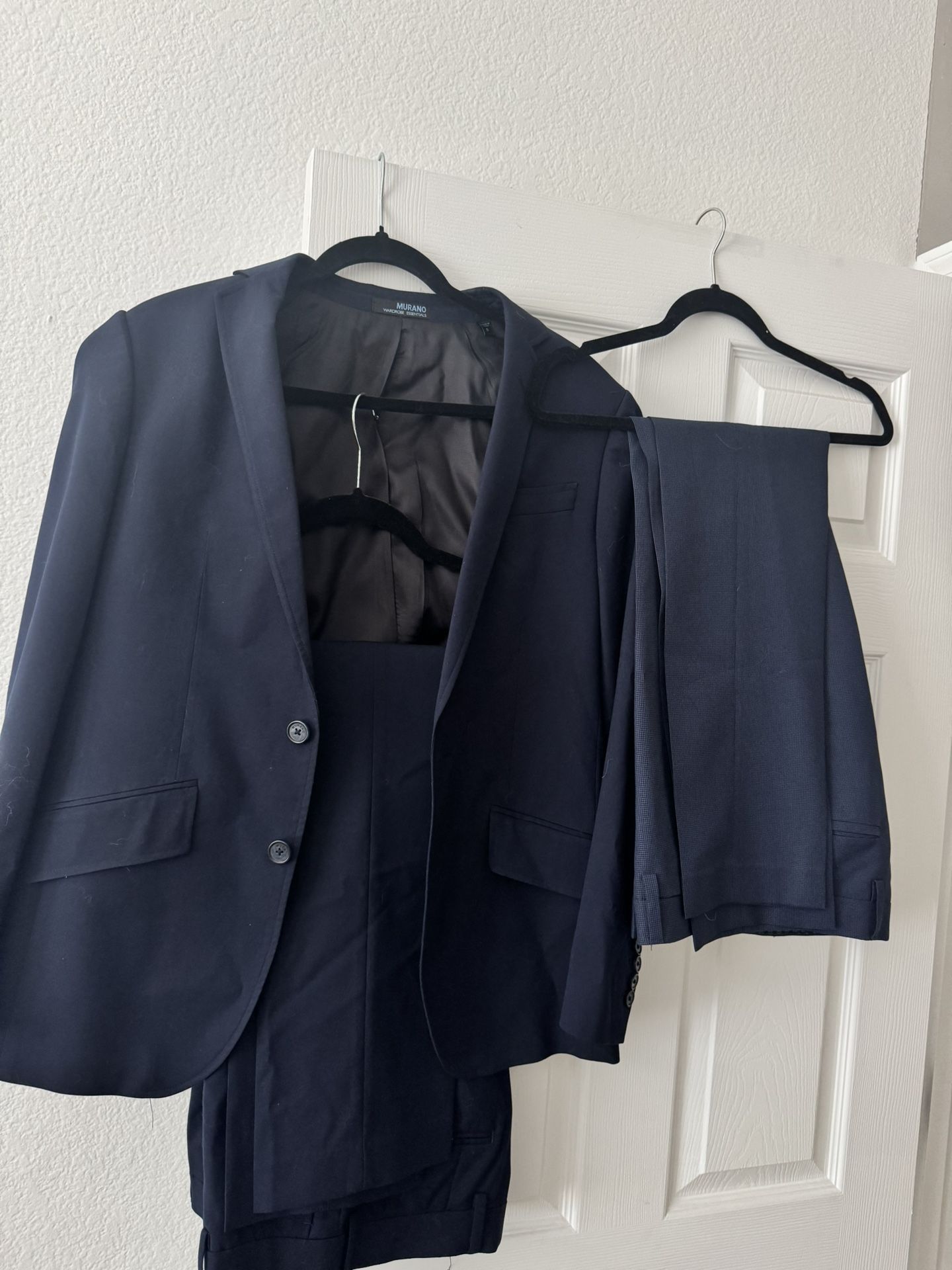 Men’s Suit (Suit Jacket & 2 Pants)