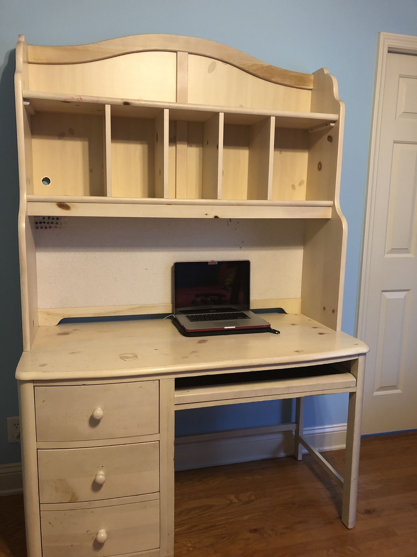 Stanley Furniture Company Computer Desk With Hutch (Solid Wood)