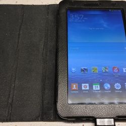 SAMSUNG 7" TABLET With CASE !! LIKE NEW !!