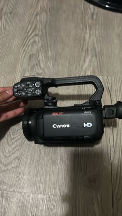 Canon XA30
