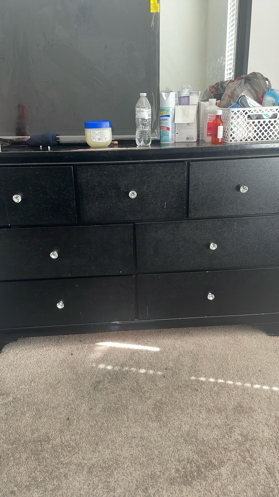 Dresser With Mirror 