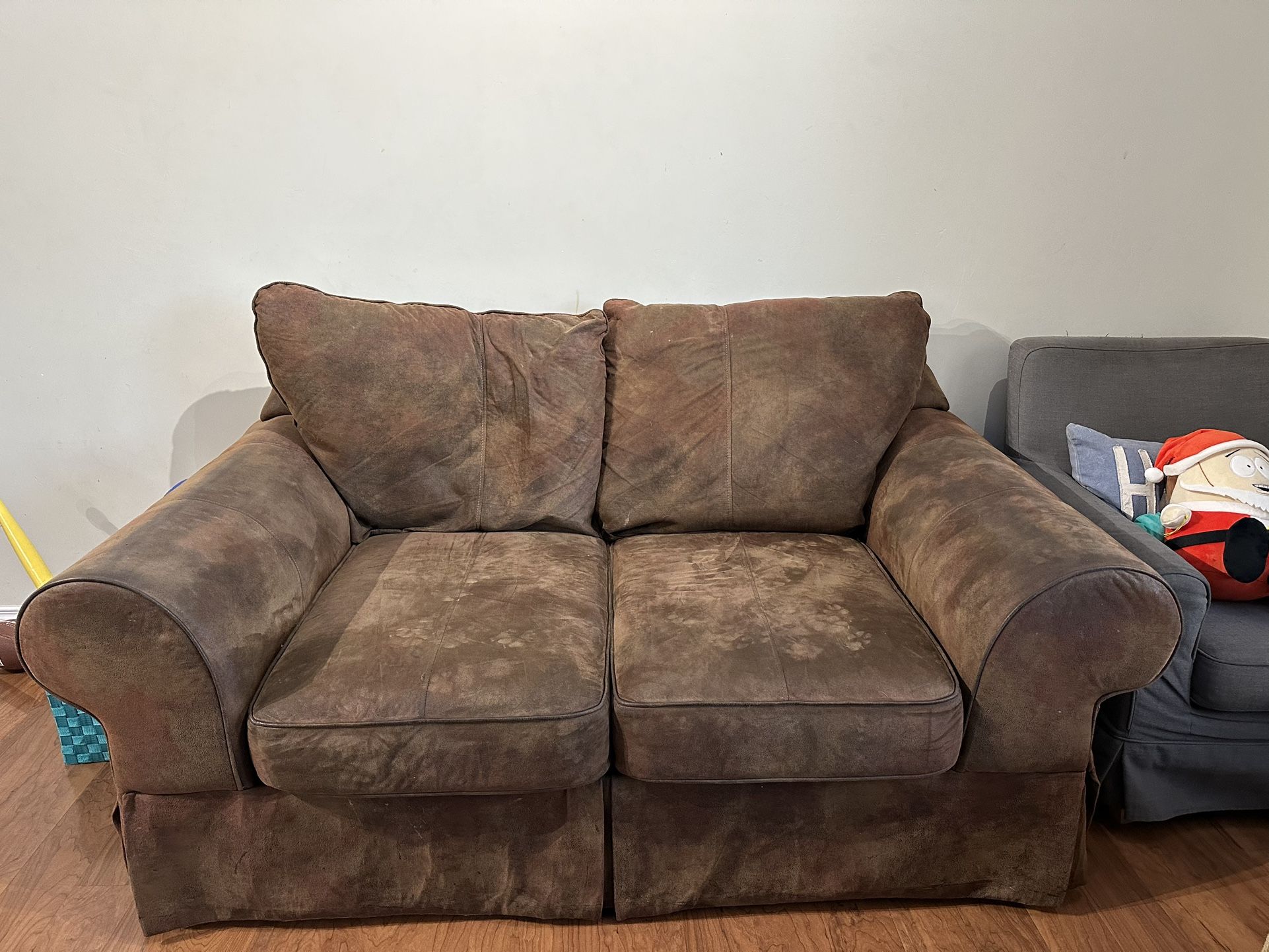 Free Love Seat