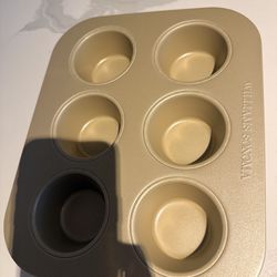 Williams Sonoma Goldtouch® Pro Nonstick Muffin Pan, 6-Well