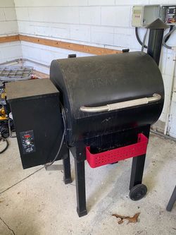 Traeger Wood Pellet Grill / Smoker