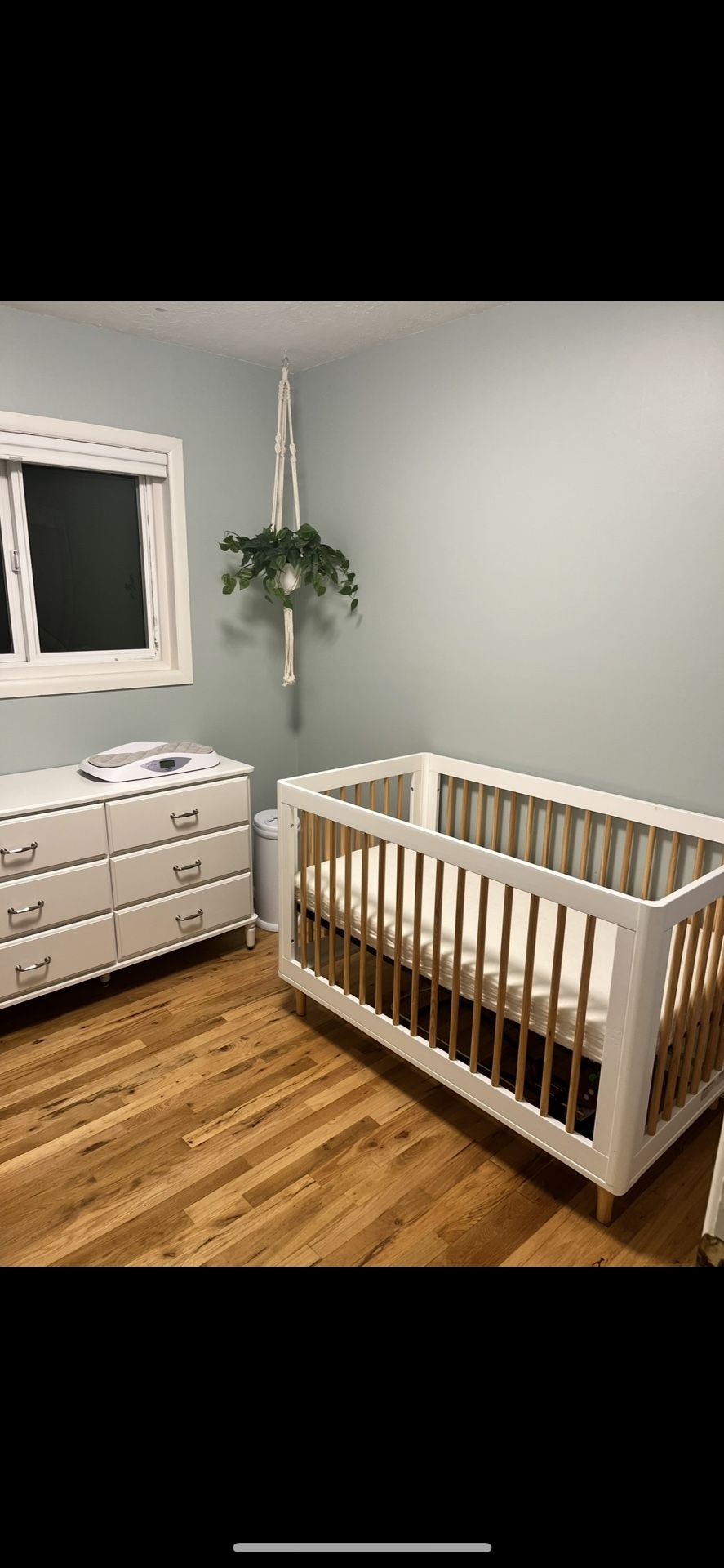 Babyletto Crib, Graco Mattress, And Crib Sheets