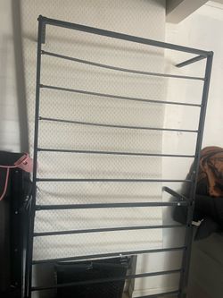 Twin size memory foam mattress & metal frame