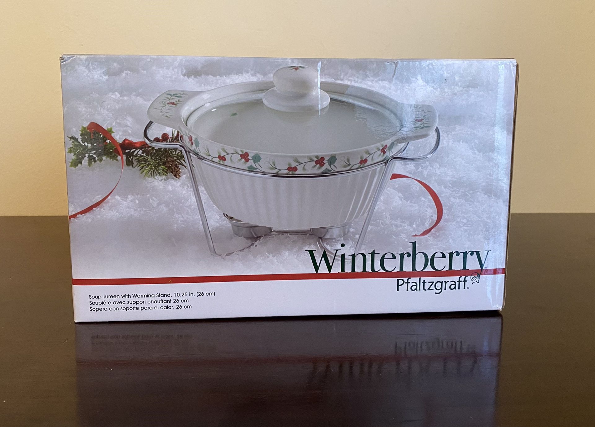 Pfaltzgraff winterberry 3-pc lidded soup tureen & rack