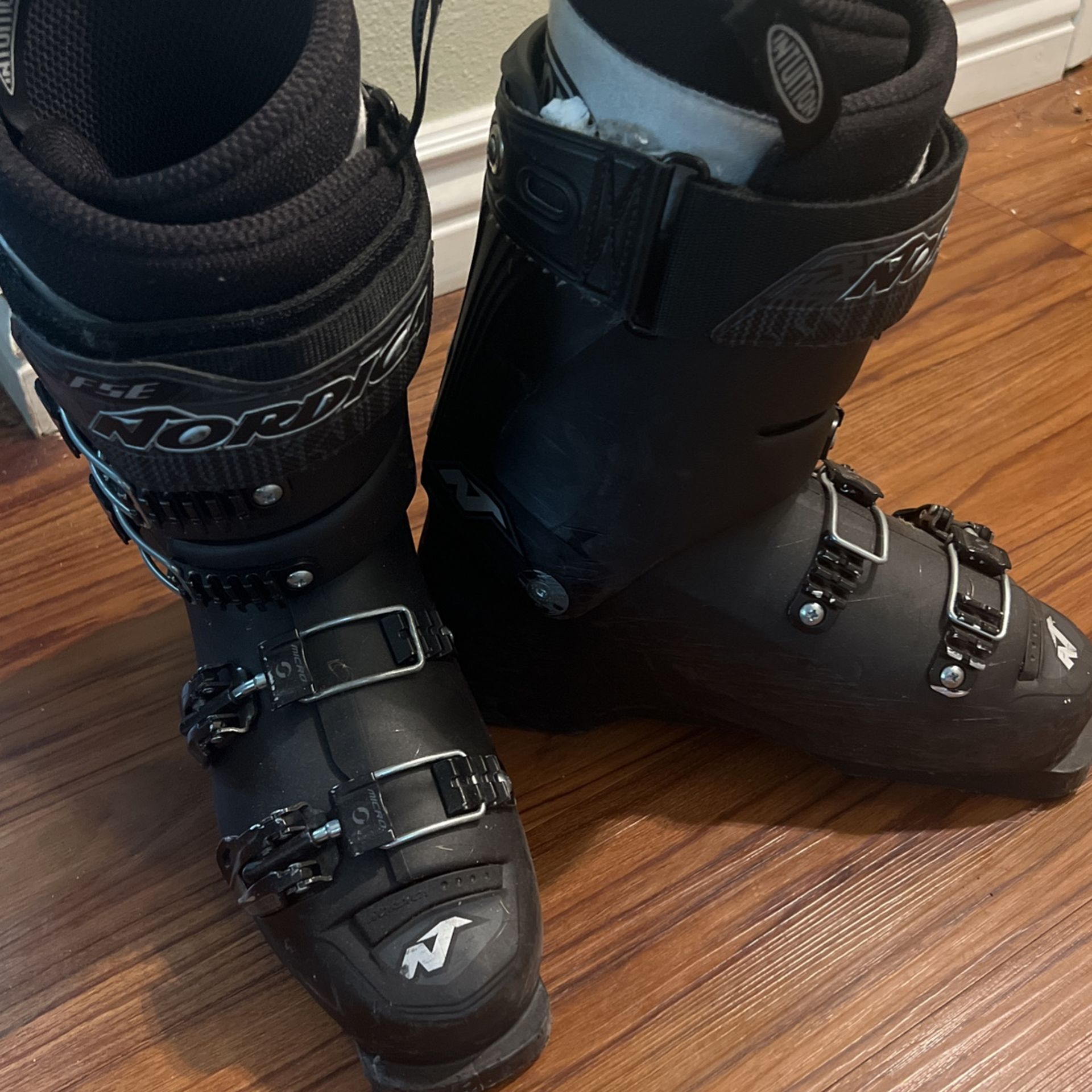 Nordica Patron Pro Ski Boots Size 26