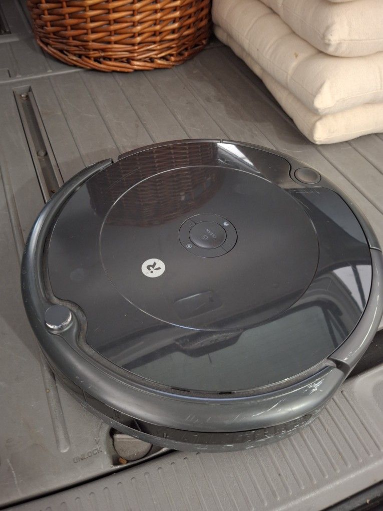 Roomba Vacuum 694
