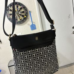 Tommy Hilfiger Shoulder Bag