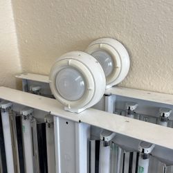 Fluorescent Lamps & Motion Sensors 