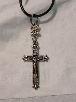 New handcrafted cross pendant necklace