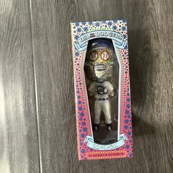 2020 World series bobble head: Dia de los muertos