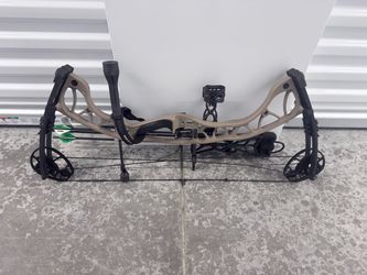 Hoyt Torrex Compound Bow – BRAND NEW – Complete Setup w/ Case & Accessories