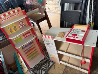 Play kitchen