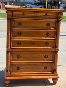 DRESSER