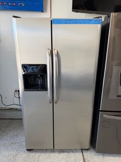 Side-by-side refrigerator