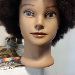 Mannequin Head 