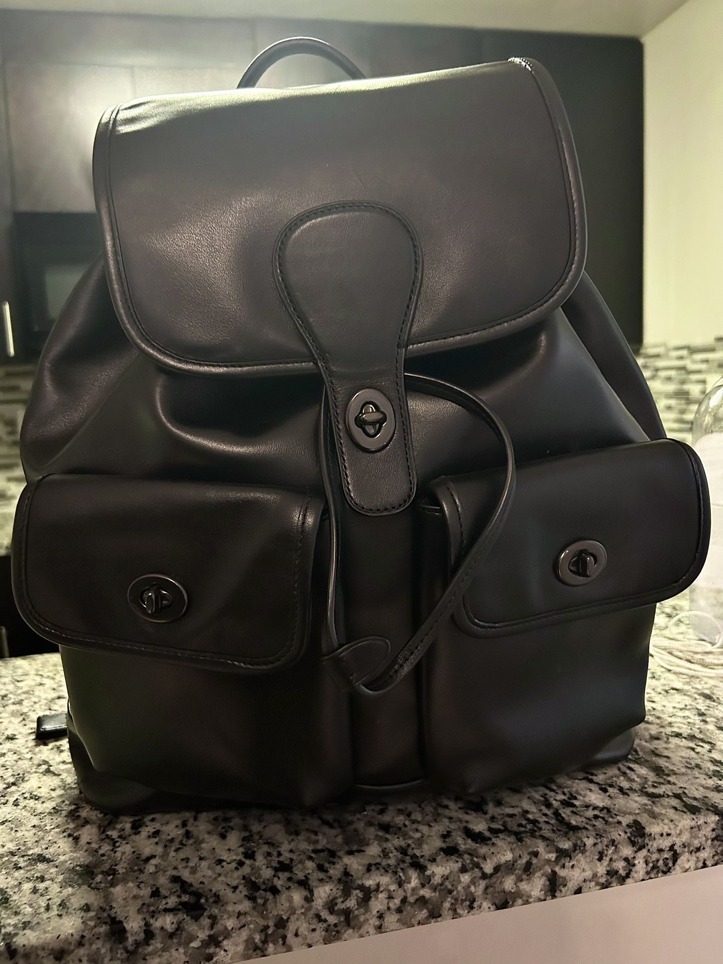 coach heritage backpack Amazon.com: Hitch in Loved Leather : Clothing, Shoes & Jewelry developing patina over time thats unique to you Coach Hitch Backpack | TikTok
